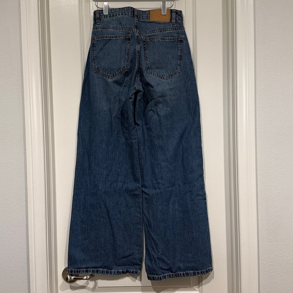 Cotton On Relaxed Wide-Leg Jeans - Picture 4 of 11